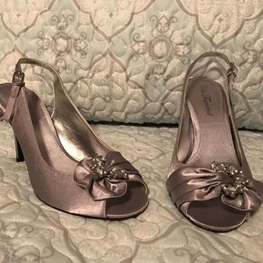 Lula Townsend Silver Heel Size 8